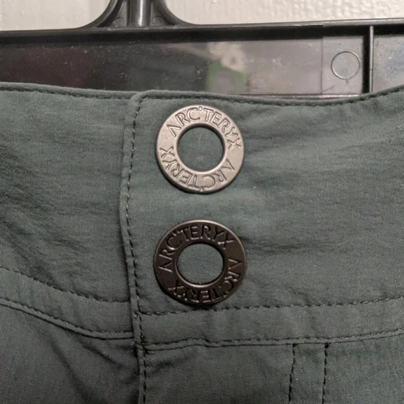 Arc'teryx Women's Long Hiking Athletic Shorts - Dark Green Size 10 - Picture 4 of 8